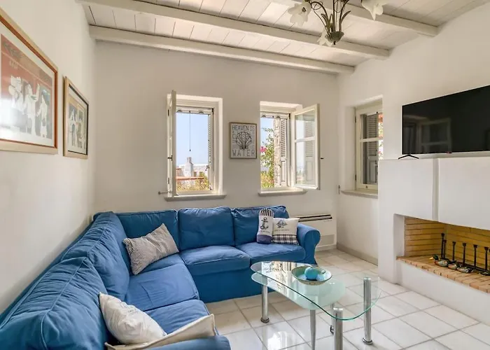 Anna With Seaview Of Naxos * Isterni (Paros)